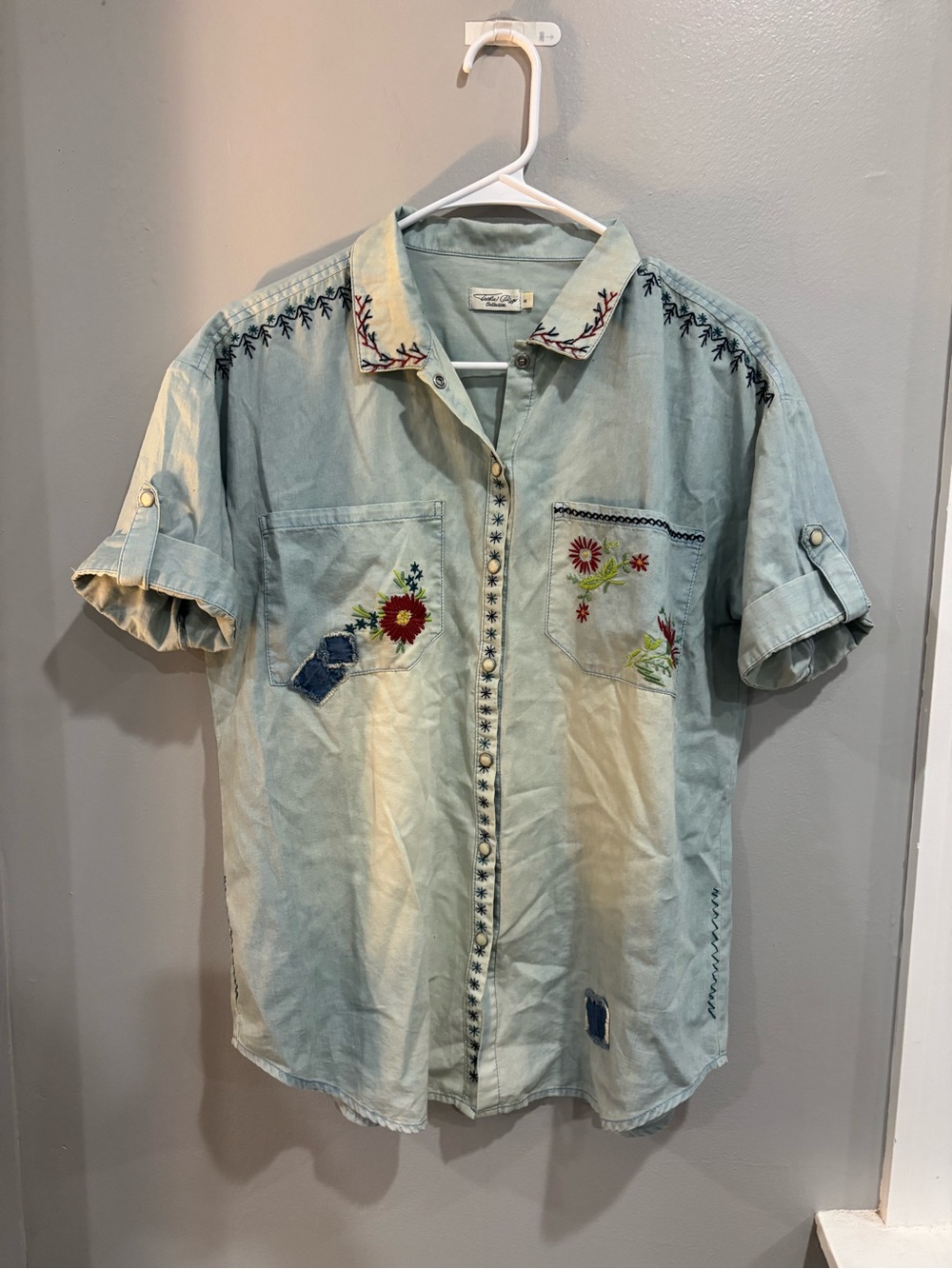 Vintage Tasha Polizzi embroidered short sleeve denim shirt western chambray boho
